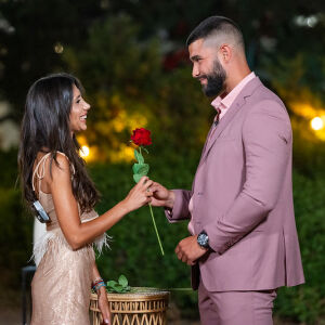 Ще успее ли Тихомир да отблъсне "деликатно" Виктория? (ВИДЕО)