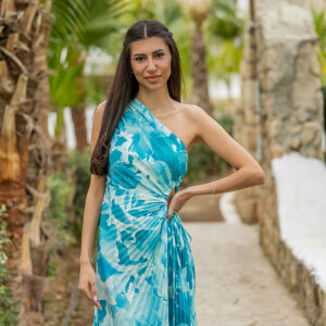 Коя е Габриела Митева от "Ергенът: Любов в рая" - защо се е върнала от Англия в България? 