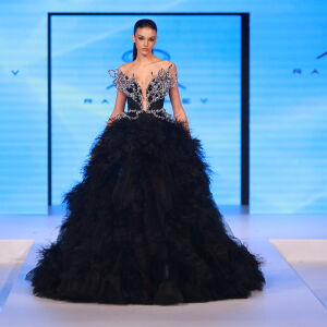 Sofia Fashion Week 2026 завърши с уникална Gala Night: Блясък, пера и флорални мотиви (ВИДЕО)