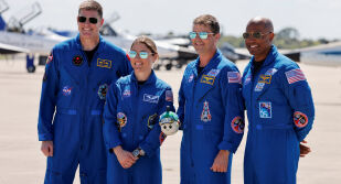 Командирът на мисията „Артемис II“ със специални благодарности към… Илон Мъск