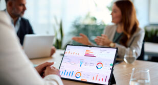 Страховете от войната: Купуването на жилища в САЩ са „замразени