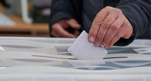 Първи резултати от ЦИК: „Прогресивна България“ на Румен Радев води убедително