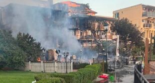 Пожар избухна в ресторант в Созопол, заведението изгоря напълно (ВИДЕО и СНИМКИ)
