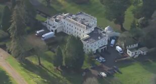 Бившият принц Андрю напусна имението си в Уиндзор 