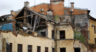 Сграда се сруди, петима загинаха 