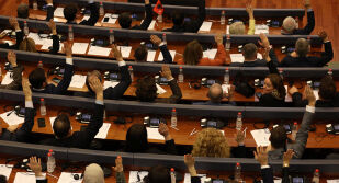 Косовското чудо: Как страна, изпаднала в парламентарна криза цяла година, излезе от блокажа само за 3 дни