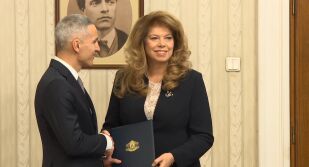 Делян Добрев: „Оставам в ГЕРБ“, Гюров готви състава на новото служебно правителство