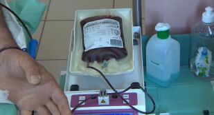 Бюрокрация и кръвопреливане: Болниците масово искат физическо представяне на хартиени бележки 