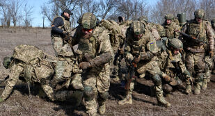 Украйна обсъжда “сериозни споразумения“, разположила е 228 специалисти в Близкия изток 