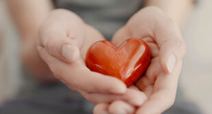 Протегни ръка и дари! 450 мл кръв спасяват три човешки живота (ОБЗОР)