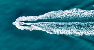 След 30 години споделено плаване: Моряк убива приятеля си в морето