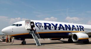 Гръцки медии: Ryanair ще затвори базата си на летище „Македония“ в Солун 