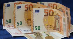 Близо 600 000 души с по-високи доходи: 620,20 евро ще е минималната заплата от 1 януари