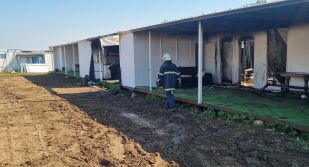 Няколко бунгала изгоряха при пожар край Черноморец
