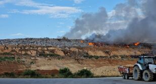 Пожар избухна в депото за отпадъци на Стара Загора край Ракитница