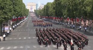 Парад по „Шанз-Елизе“: Французите пред екраните за полуфинала на Световното