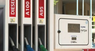 Нова вълна на поскъпване: Цената на петрола скочи с 40% за месец