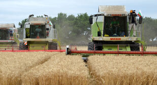 Изплащат еднократна отстъпка от 0,09 евро на литър върху газьола за земеделските стопани