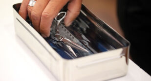 Нова схема в купуването на гласове: Безплатни дрехи или прическа срещу глас