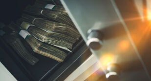 След удара в Гелзенкирхен: Нов пробив в германска банка, разбити са 14 сейфа