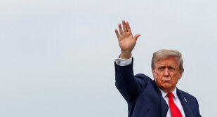 Тръмп: Активно обмислям американска роля в Иран