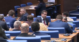 Удължителният бюджет влиза в пленарната зала