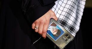 Ирански медии: Съпругата на покойния върховен лидер на Иран е жива