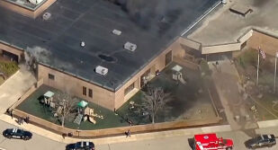 Автомобил се вряза в синагога с училищен комплекс в Мичиган (СНИМКИ и ВИДЕО)