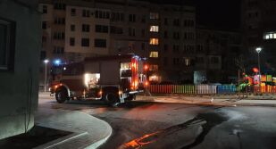 Съмнения за умишлен палеж: Три коли напълно изпепелени в Казанлък 