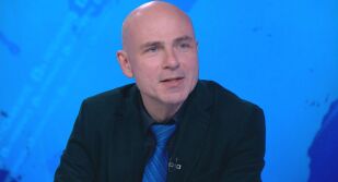 Румен Радев vs. Бойко Борисов: Спортисти, служебни министри и стари политически играчи