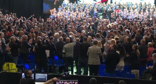 Избори 2026: Партиите започнаха предизборната кампания с шествия и мащабни мероприятия 