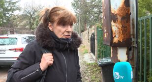 Само пред bTV: Говори майката на жената, намушкала с нож четирима в София