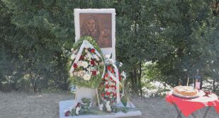 Три години след опустошителното наводнение в Царево: Близки на загиналите почетоха паметта им