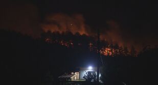 „Дано да завали. Готови сме, багажът е стегнат“: Готовност за евакуация в с. Димовци (ВИДЕО)
