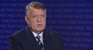 Министър Вълчев: Знам и тъмната страна на свободата на избор на учителите. МОН няма да пише единния учебник по БЕЛ, история и география