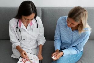 Хормонална терапия при менопауза: митове и факти, които всяка жена трябва да знае