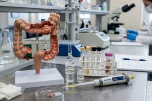 Домашен тест за рак на дебелото черво намалява риска от смърт с 43%