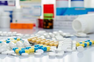 Цените на лекарствата по здравна каса падат с до 14% за 3 години