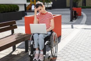 Множествена склероза при млади хора: Ранни симптоми и има ли лечение