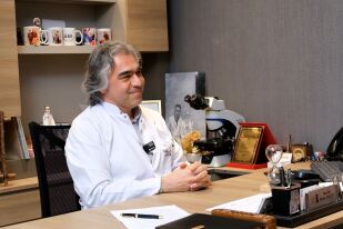 Снимка Проф. Корай Ялчън: Клетъчната терапия подпомага имунната система в борбата с рака (ВИДЕО)