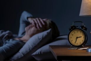 Не мога да заспя след смяната на часа: Кога е временно и кога е безсъние