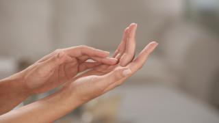 Хей ръчички, хей ги две: с брашно и мед