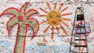 Той направи болницата по-уютна и от роден дом