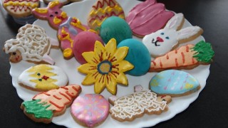 Сладки великденски овчици, яйца и моркови