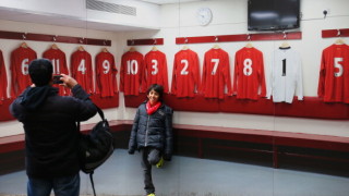 Нововъведение: Фенове гледат на живо какво се случва в съблекалнята