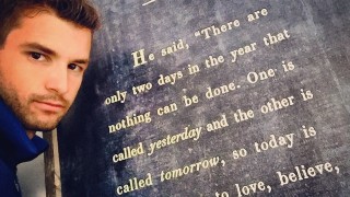 Григор се отдаде на будизма