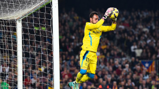 Вратар за малко да закопае Севиля, шампионът в Лига Европа оцеля (ВИДЕО)