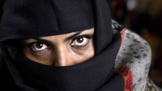 В Иран мъжете практикуват sigheh - брак за няколко часа. Ако е хубаво, защо няма и за жените?