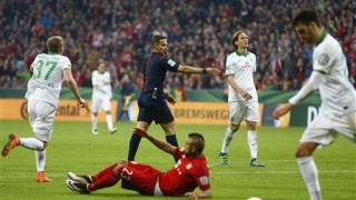 Главният съдия на мача Байерн - Вердер се извини за отсъдената дузпа