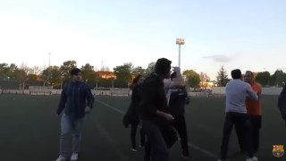 Баща налага майка с юмруци на детски мач (ВИДЕО)